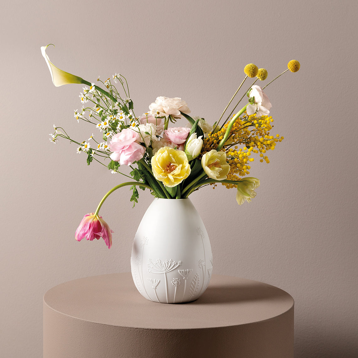 Vase. Floral