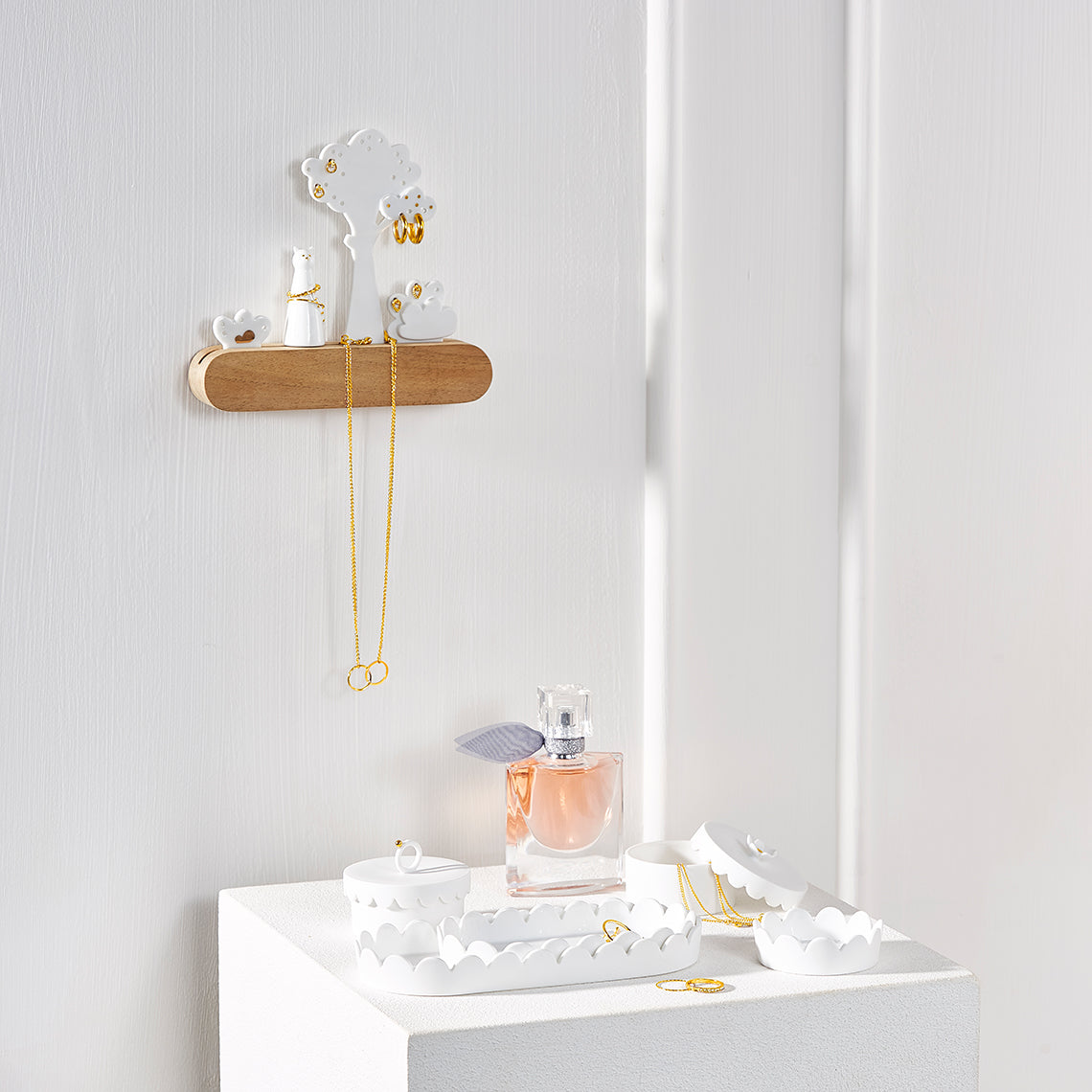 Piece of Jewelry Tray Gold