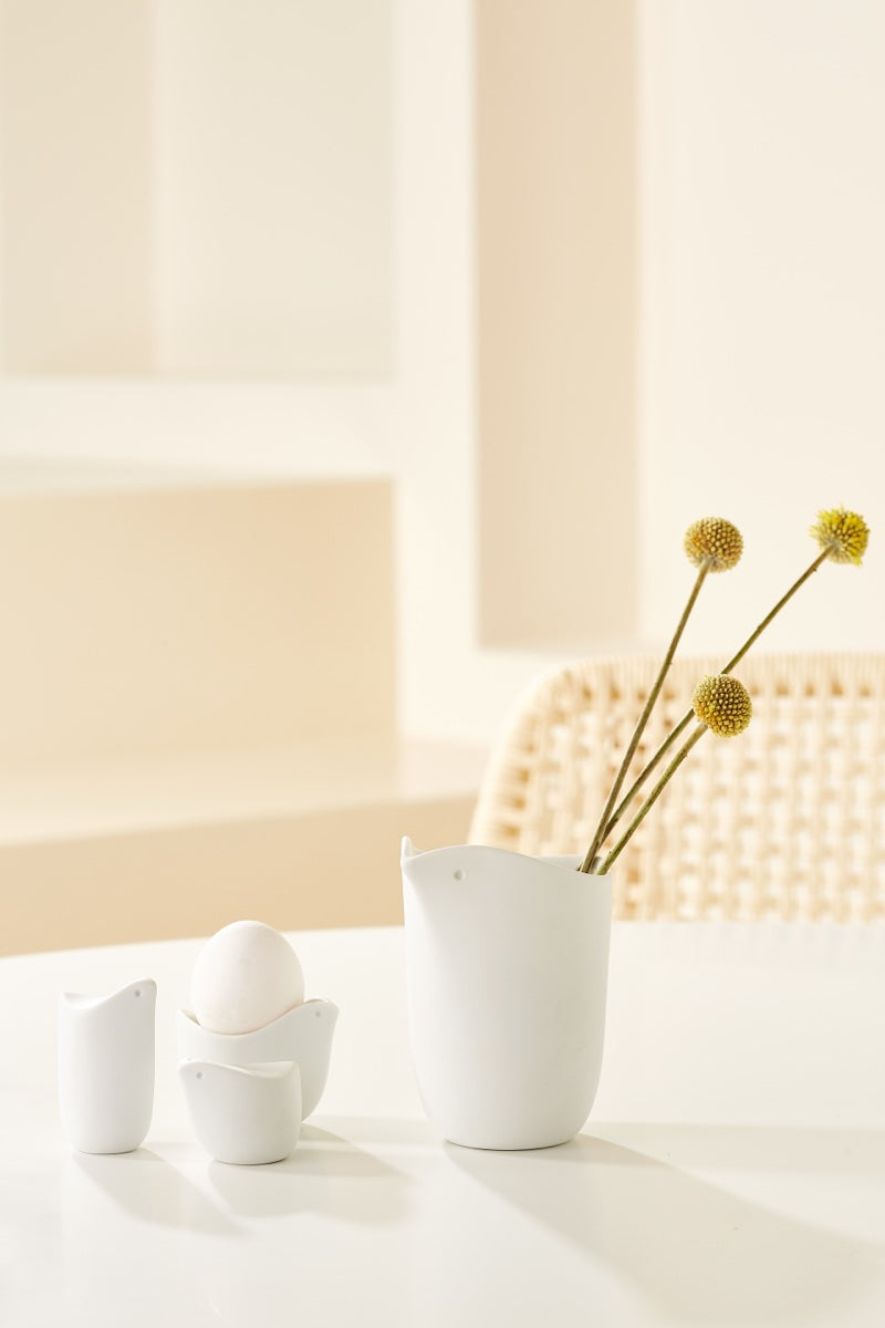 Bird egg cup