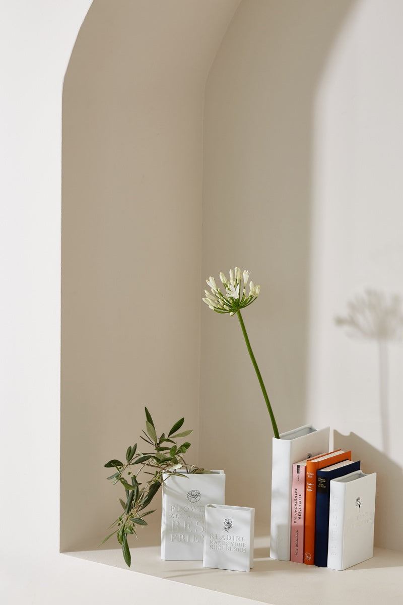 Nature stories vase Tales
