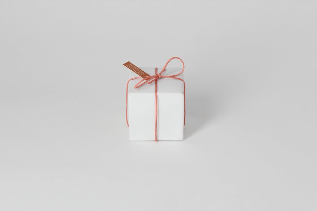 Birthday LED light surprise 5x5x5cm 2xLR44