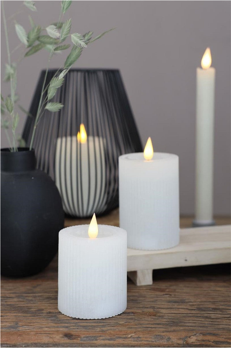 LED Rustic Pillar Candle Ø7 h. 7,5cm White w. timer