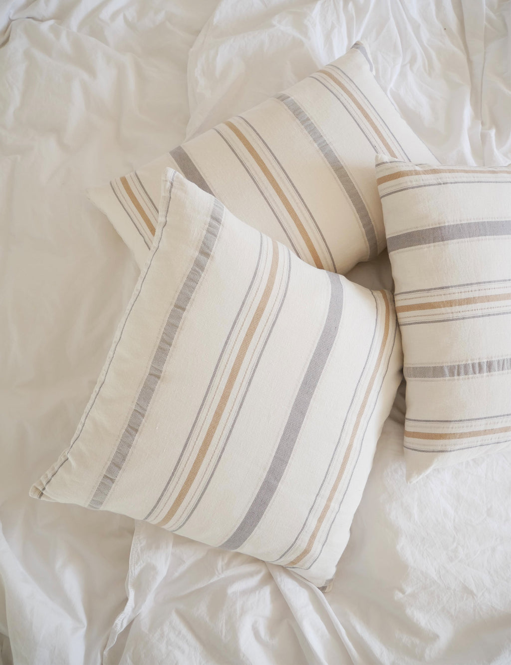 Bellis cushion 50x50cm Ivory