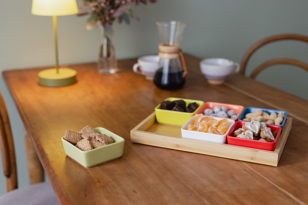 Bowl set with wooden tray no. 1, set of 7
