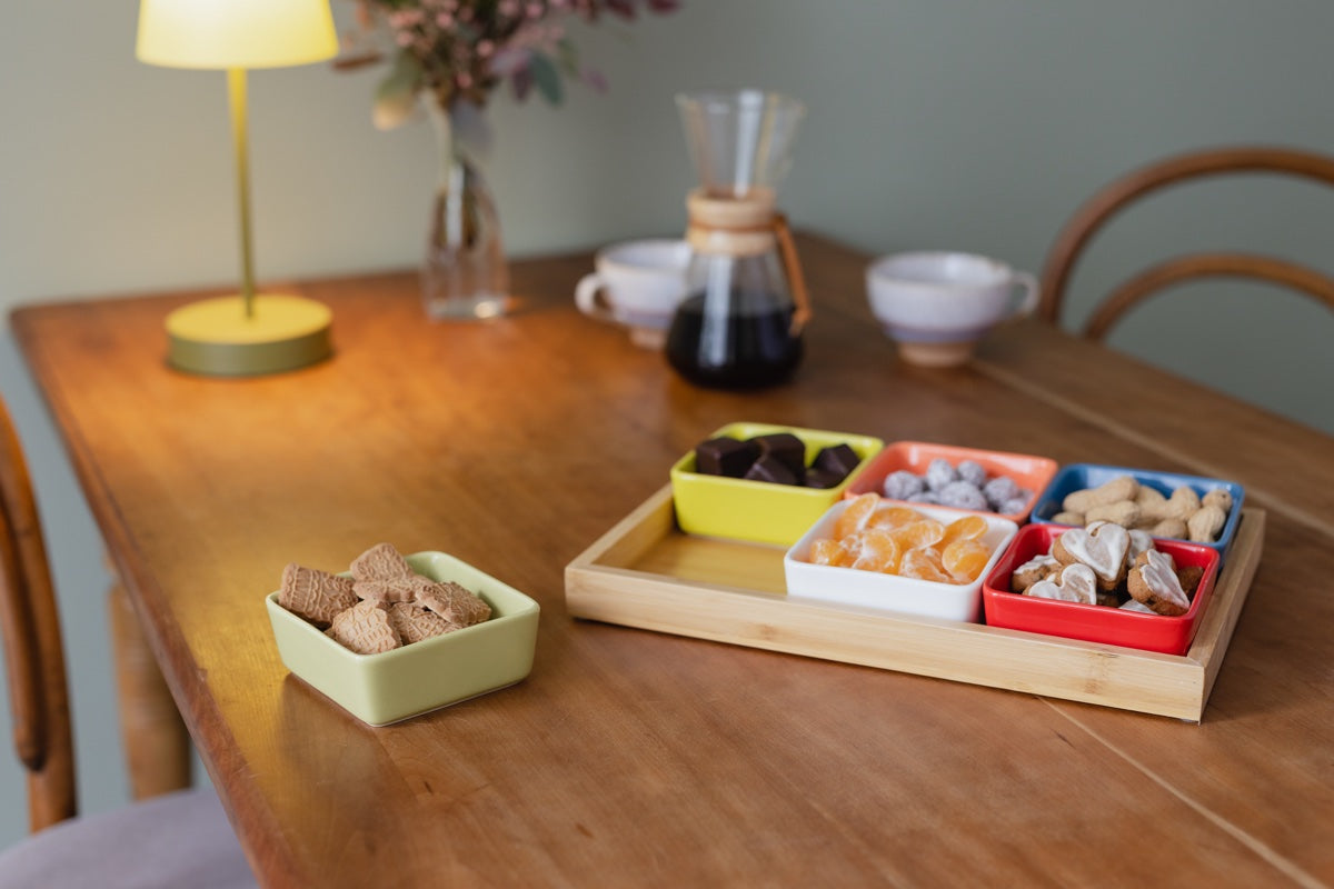 Bowl set with wooden tray no. 1, set of 7