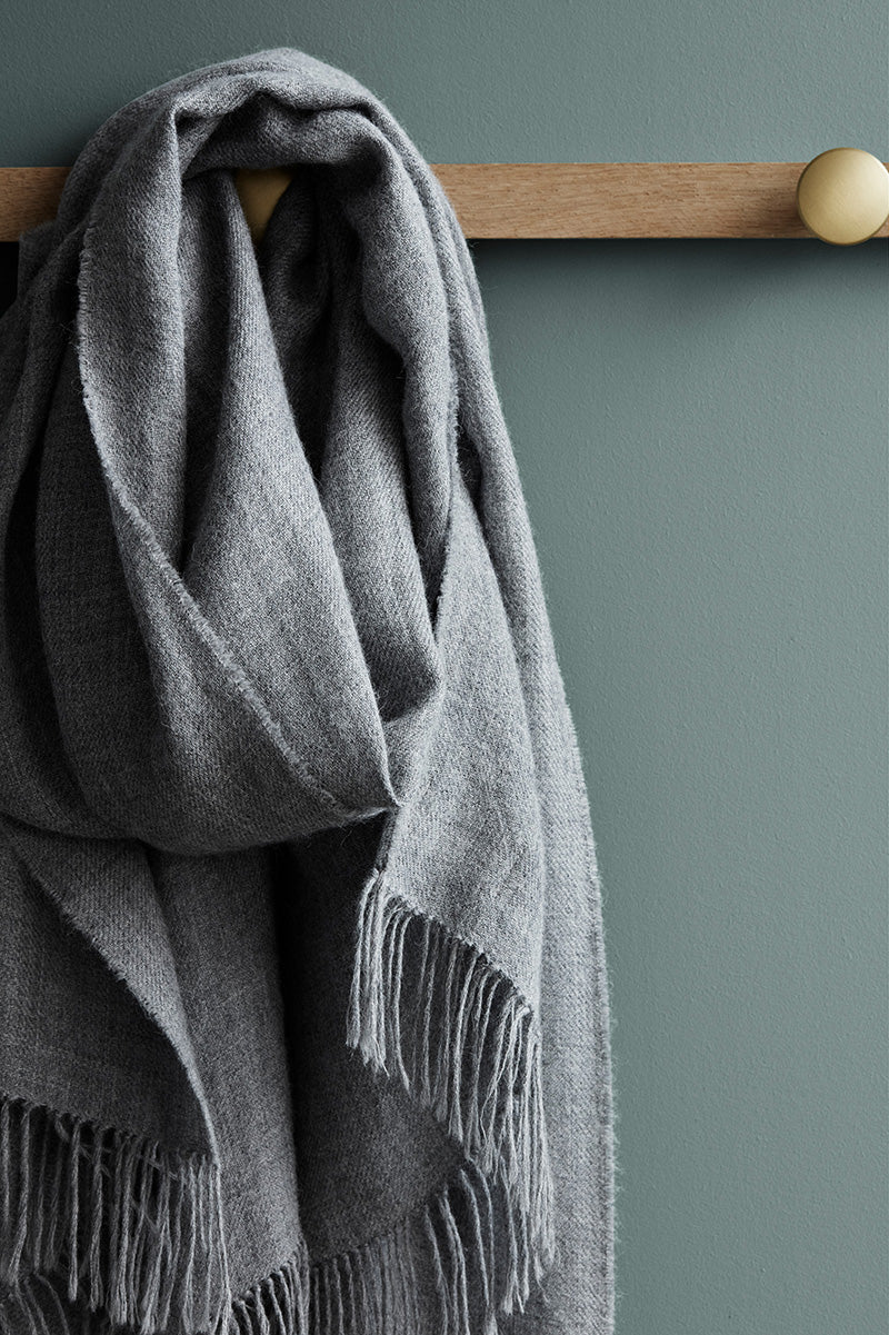 Traveller scarf Light grey/ivory 70x200cm/28x79in