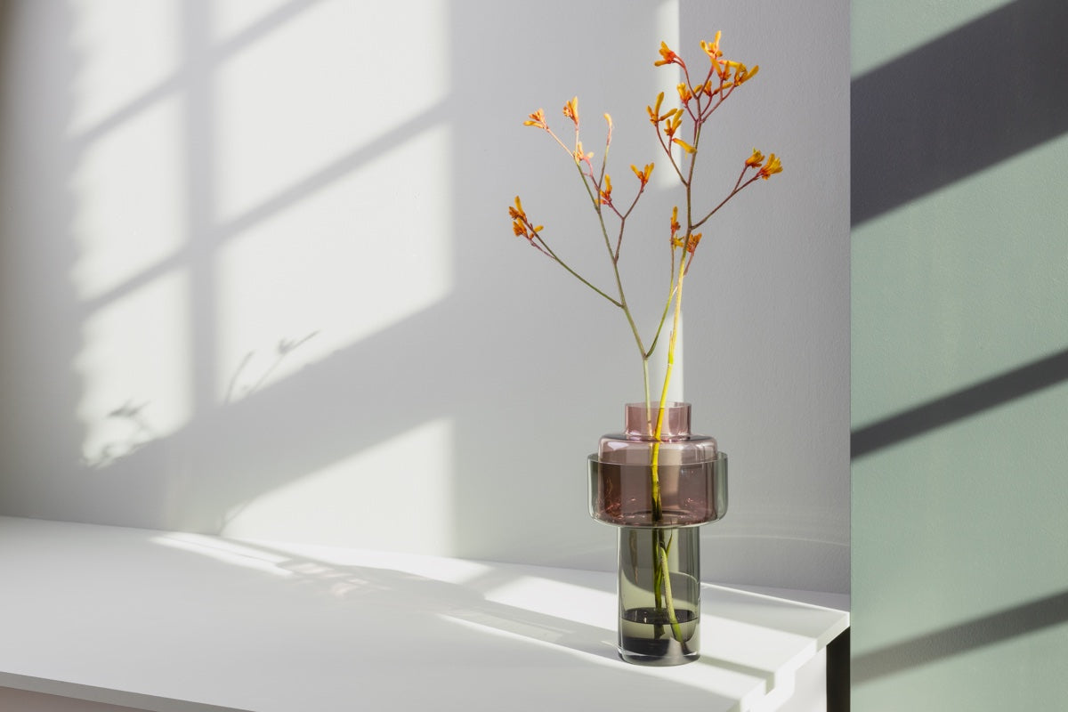Glass vase 'Aura' purple