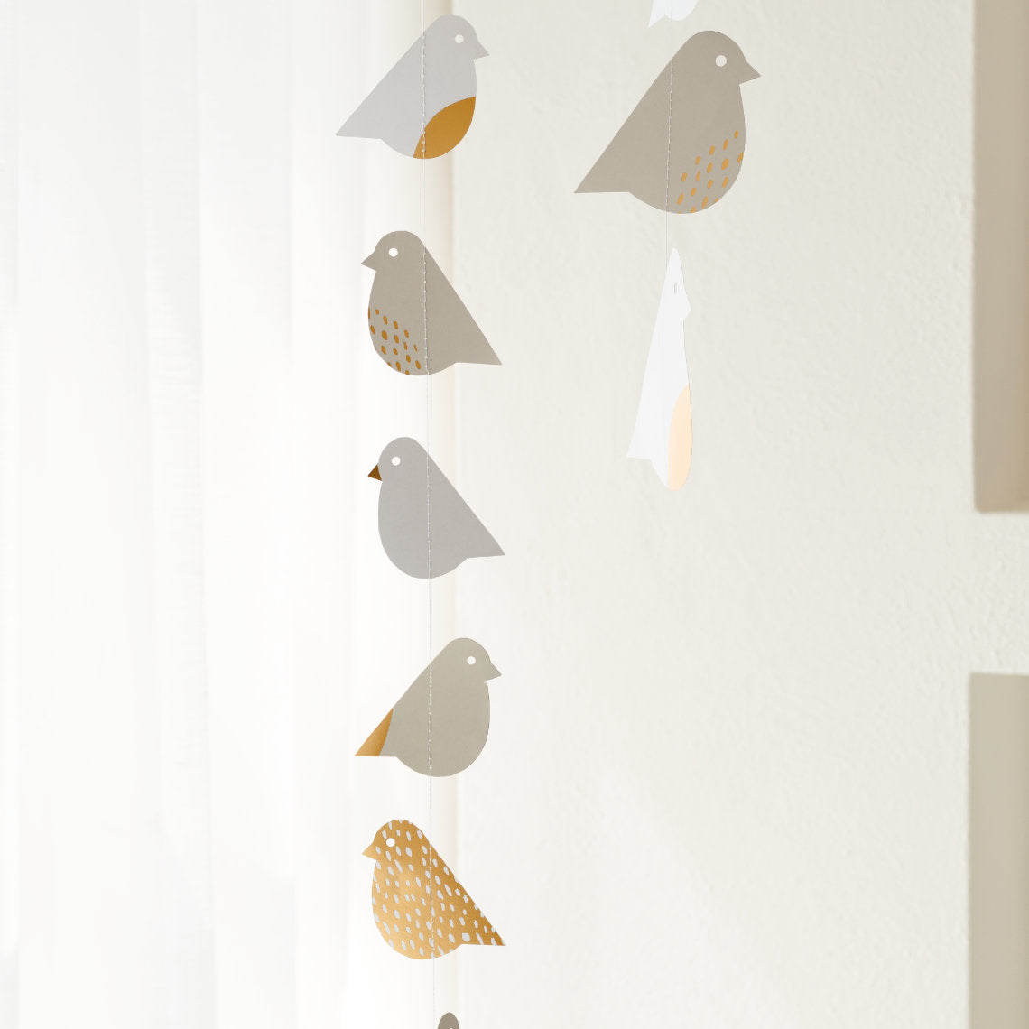 Birdie paper chain long