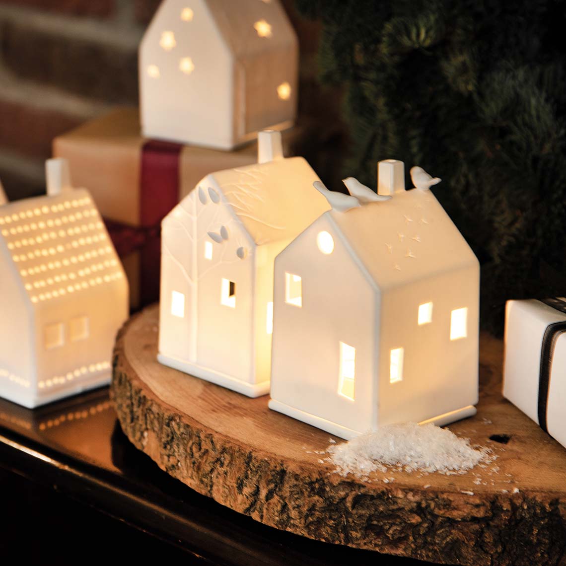 Light house birdhouse 7x7x13cm