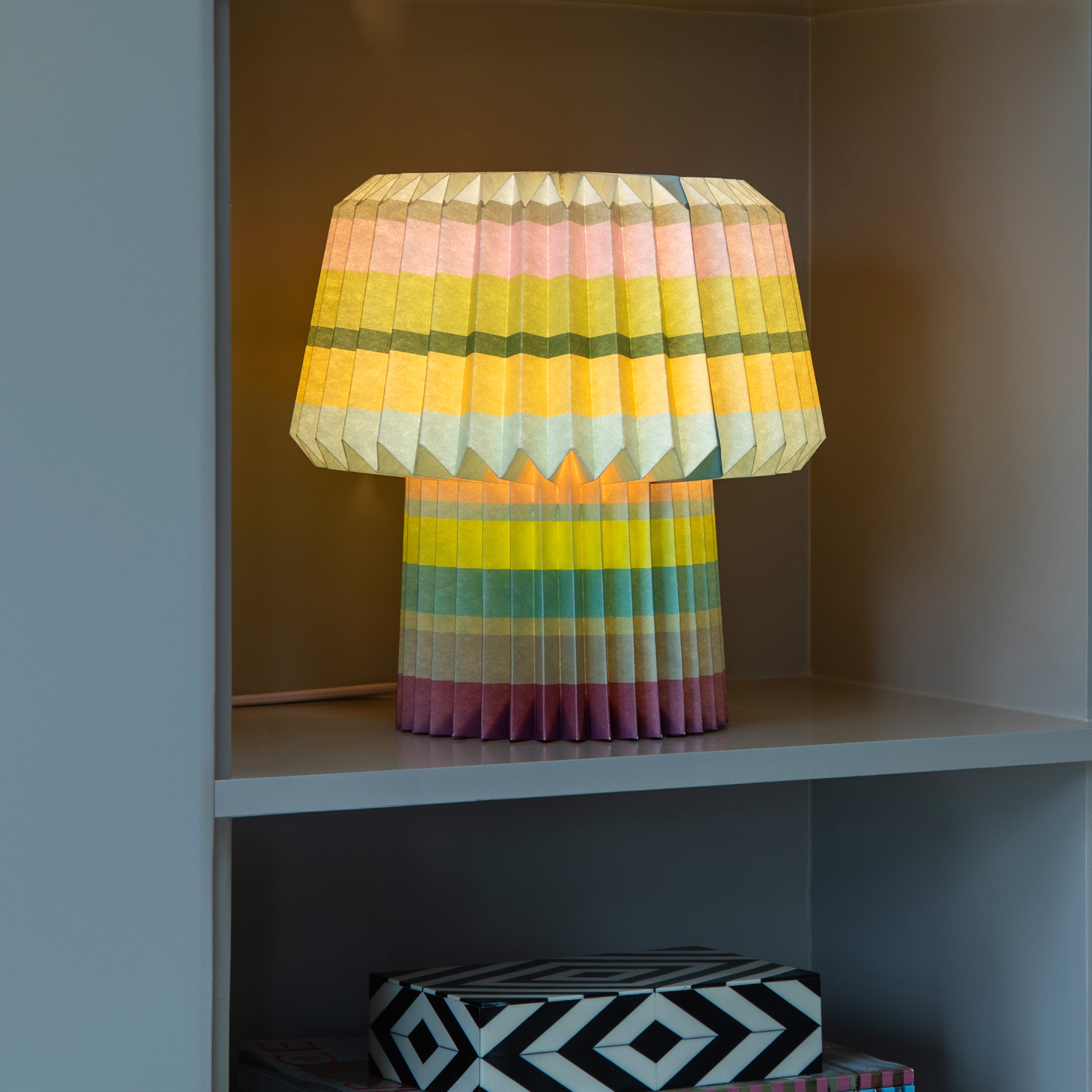 Paper lamp Anna 'stripes'