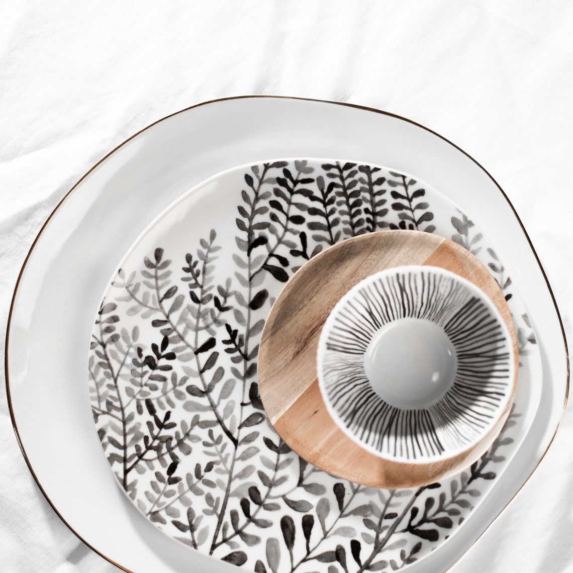 Mix & Match Plate Acacia wood small Diameter13cm