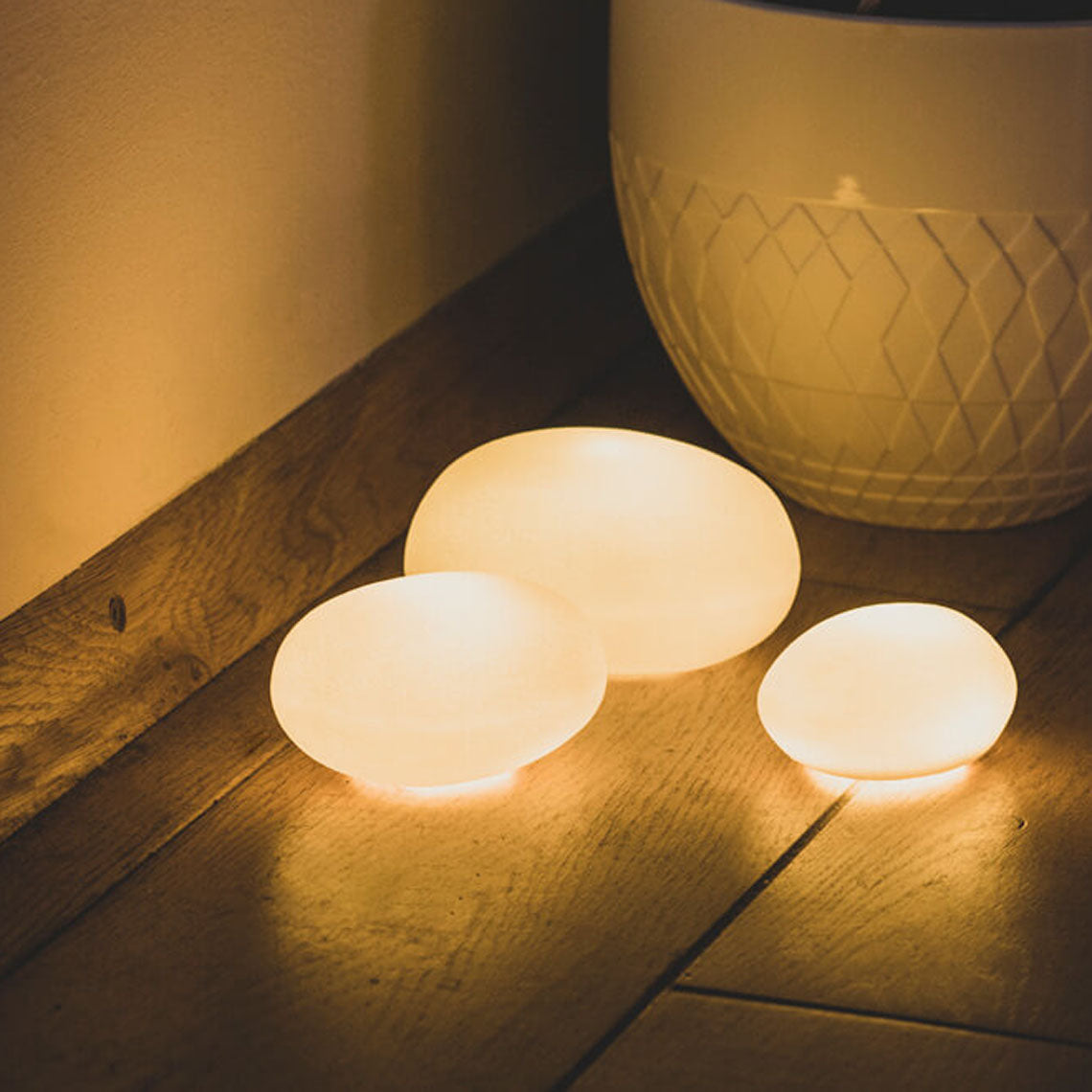Rader LED light pebble Set of 3pcs 8x4cm-11x6cm LR44