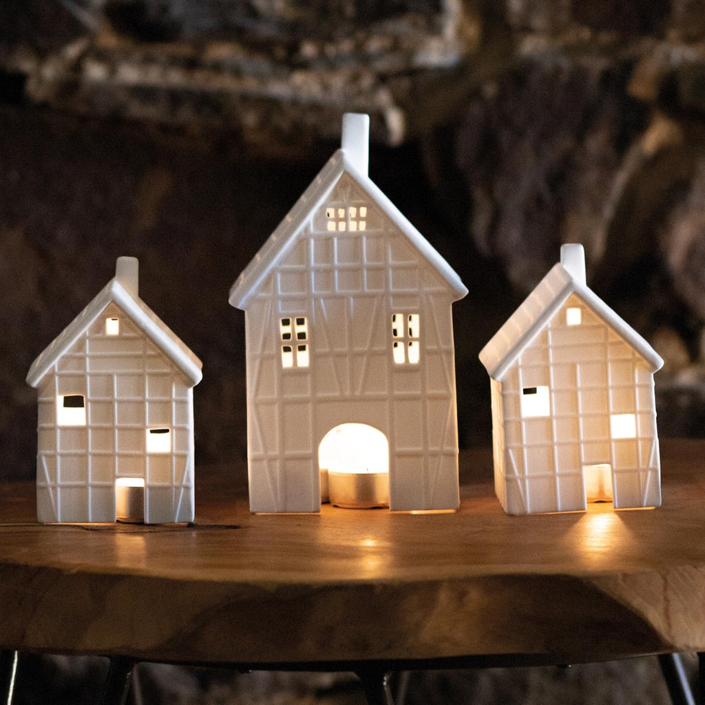 Half-timbered lighthouse large 9.5x10x19cm